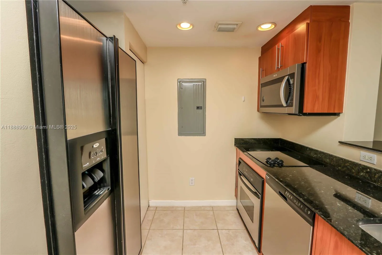 325 S Biscayne Blvd # 2820, Miami, FL 33131 photo 3