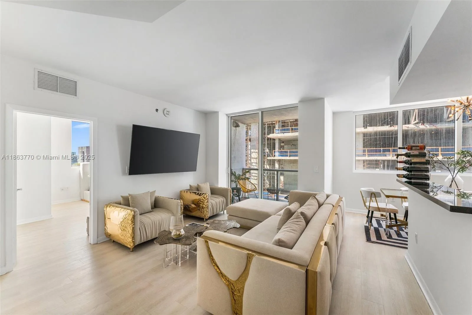 244 Biscayne Blvd # 1808, Miami, FL 33132 photo 4