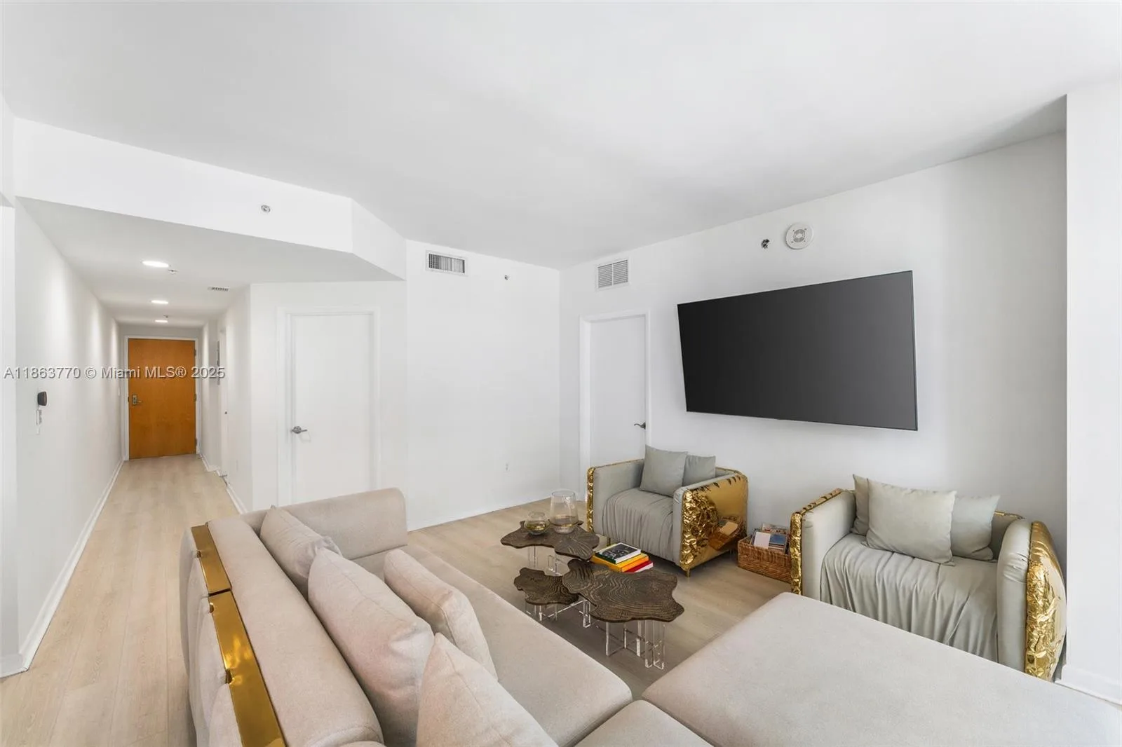 244 Biscayne Blvd # 1808, Miami, FL 33132 photo 5