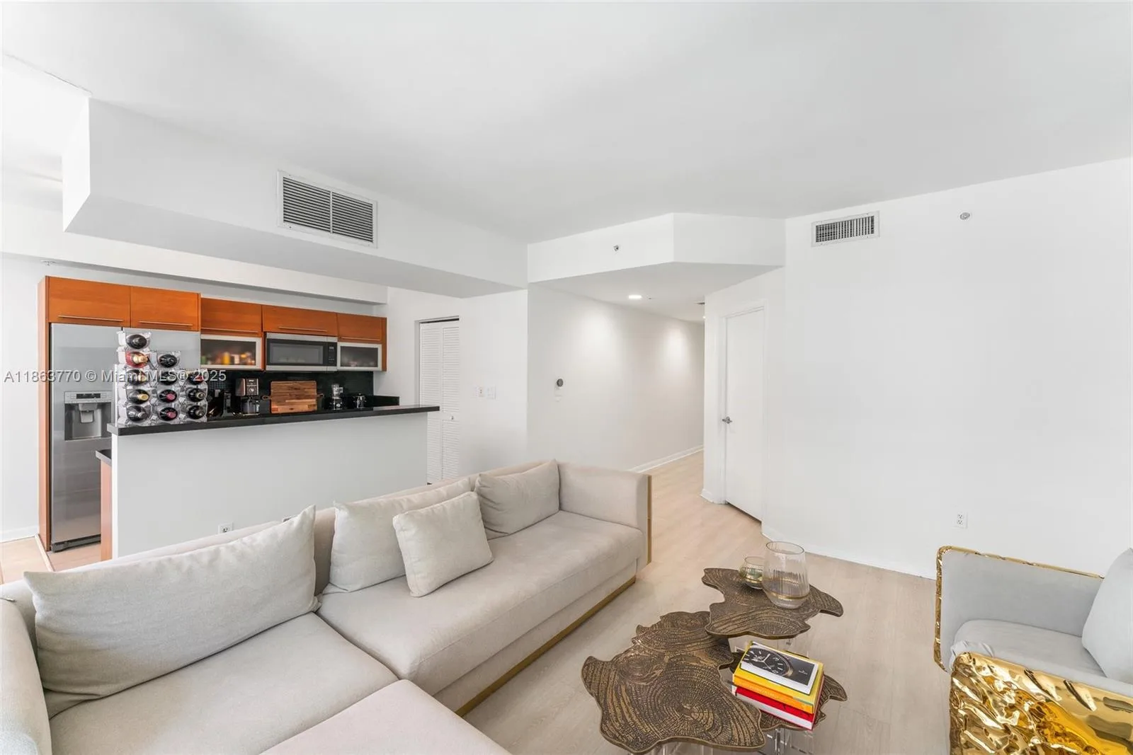 244 Biscayne Blvd # 1808, Miami, FL 33132 photo 6