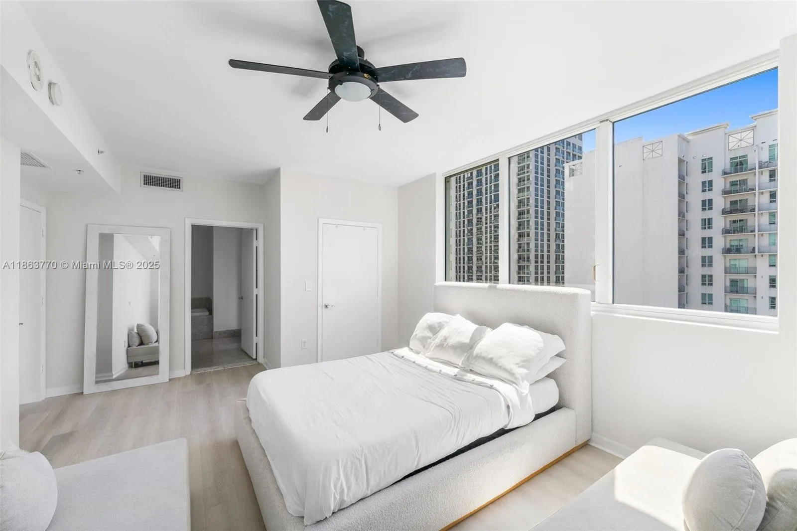 244 Biscayne Blvd # 1808, Miami, FL 33132 photo 8