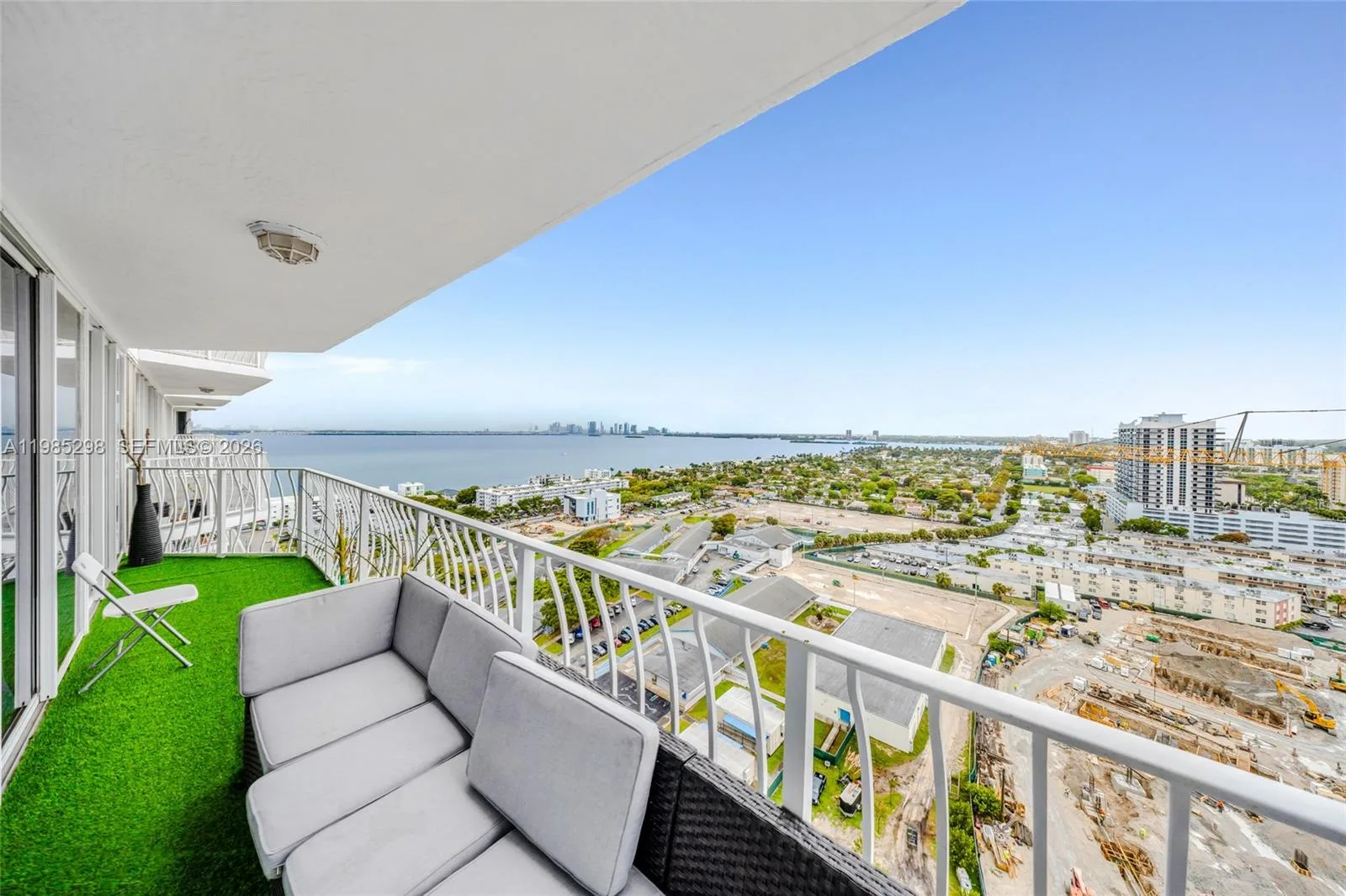 7601 E Treasure Dr # 2302, North Bay Village, FL 33141 photo 7