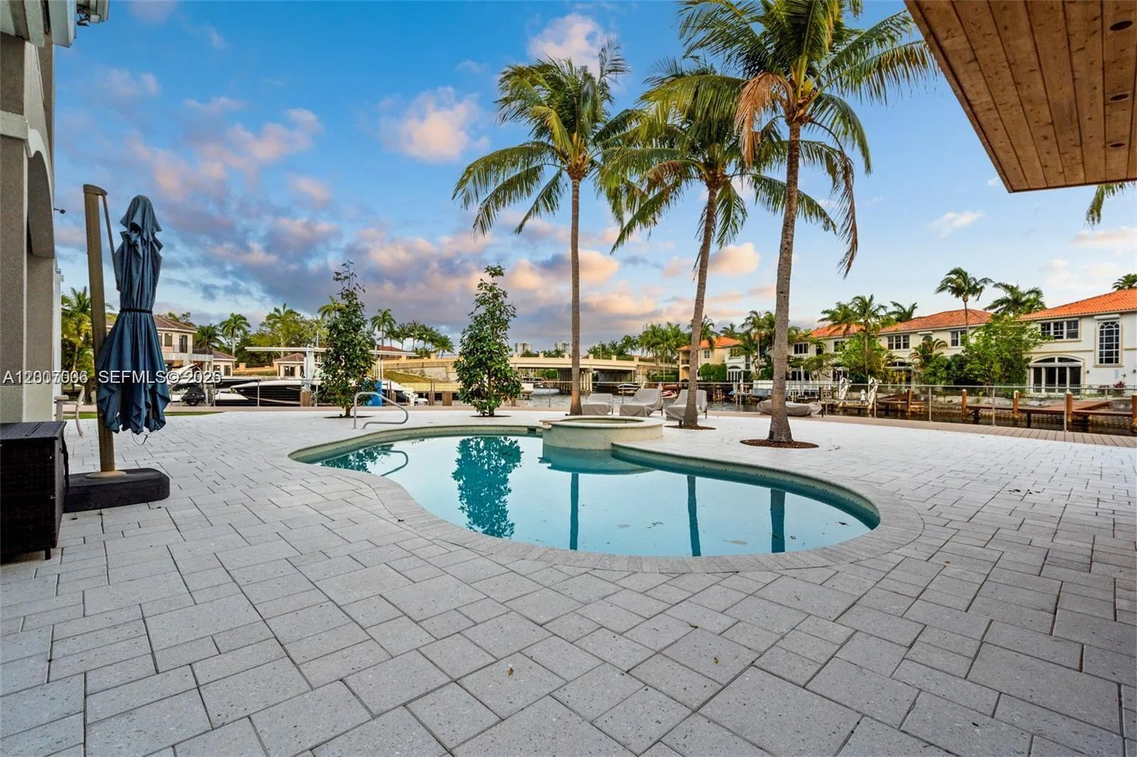 1260 Harbor Ct, Hollywood, FL 33019 photo 6