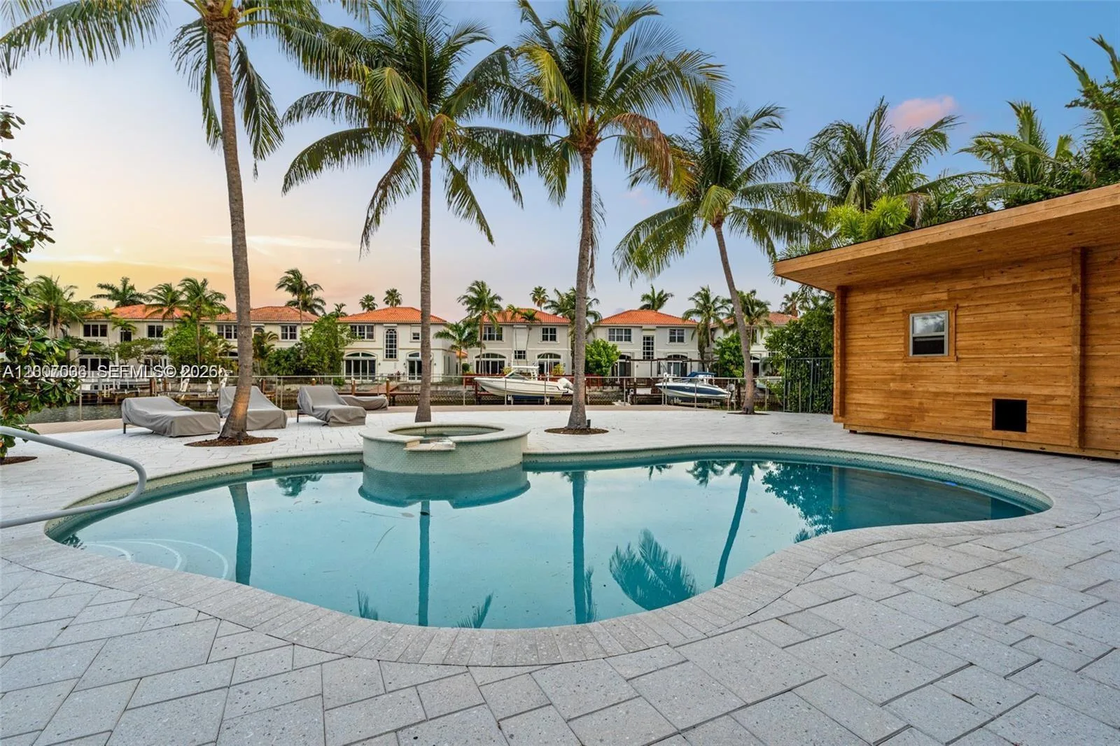 1260 Harbor Ct, Hollywood, FL 33019 photo 8