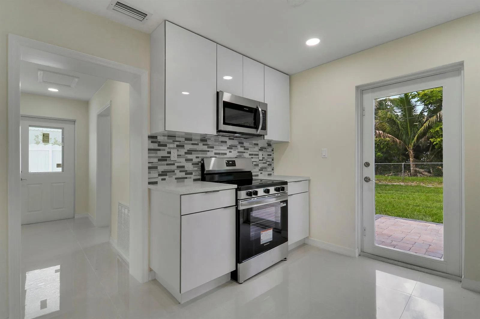 4785 Clinton Boulevard, Lake Worth, FL 33463 photo 10