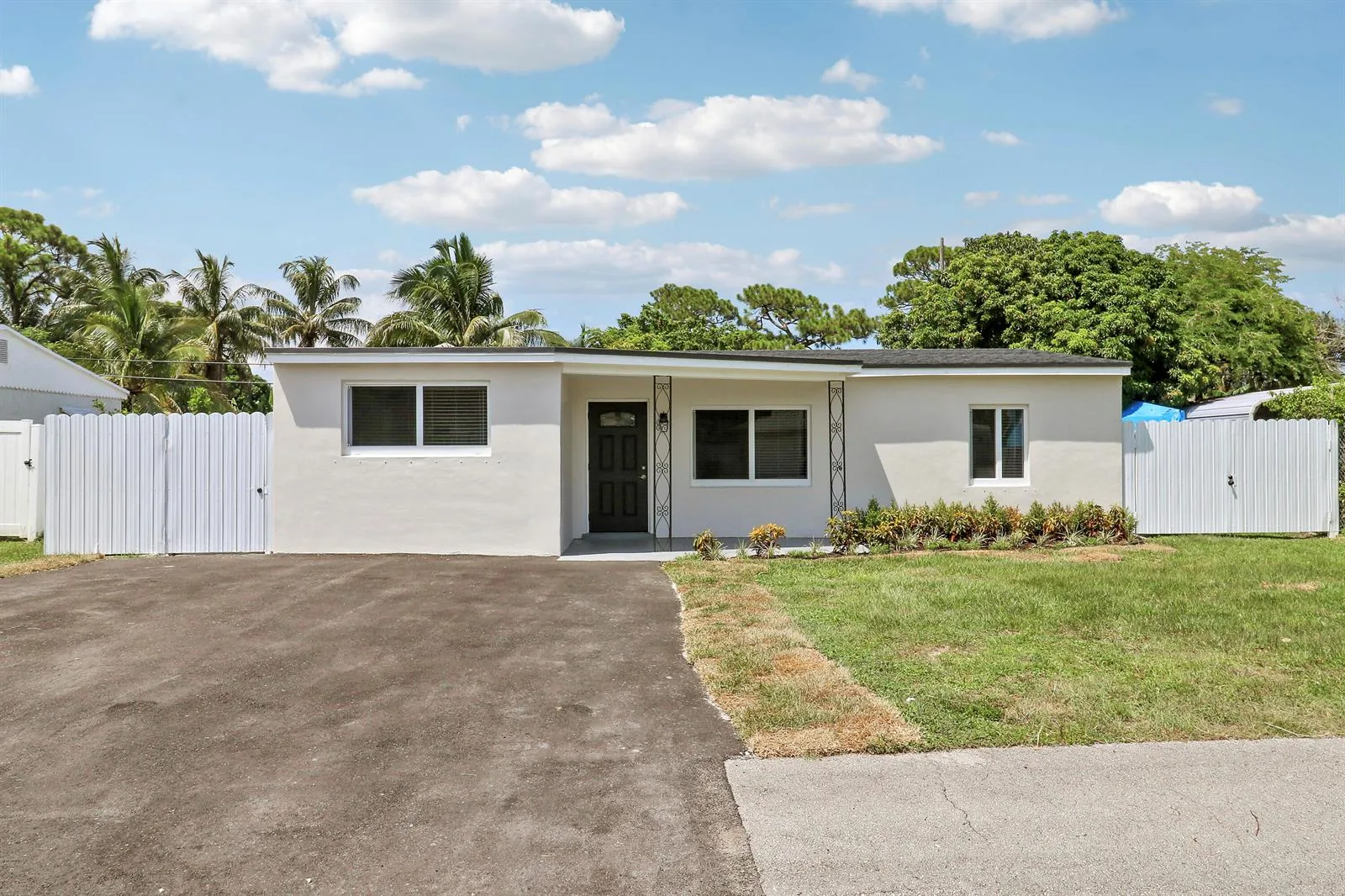 4785 Clinton Boulevard, Lake Worth, FL 33463 photo 4