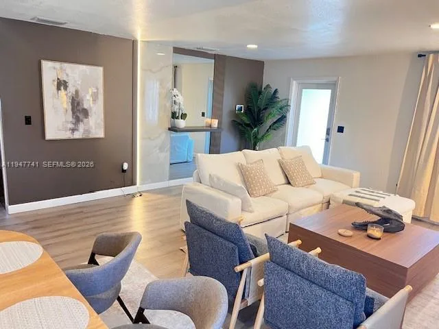 601 NW 10th St, Hallandale Beach, FL 33009 photo 3