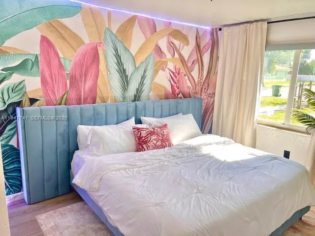 601 NW 10th St, Hallandale Beach, FL 33009 photo 5