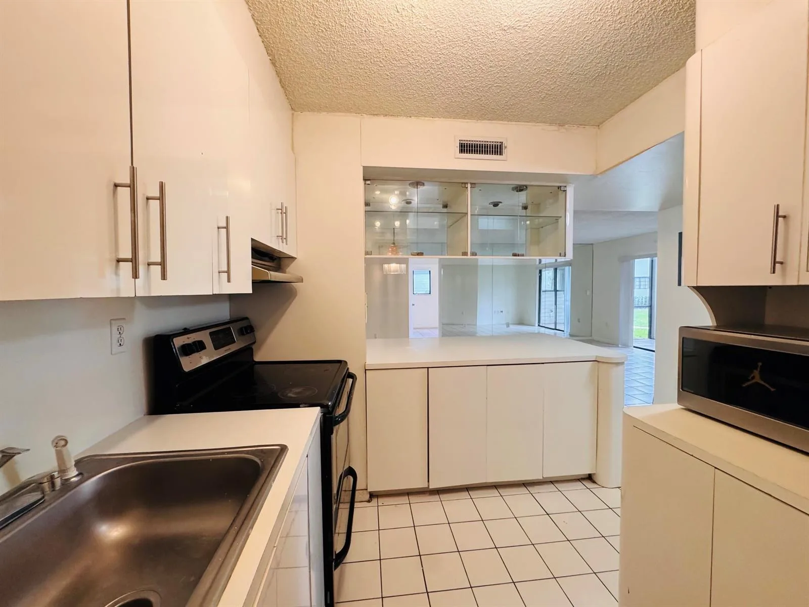 20681 NE 4th Place # 105, Miami, FL 33179