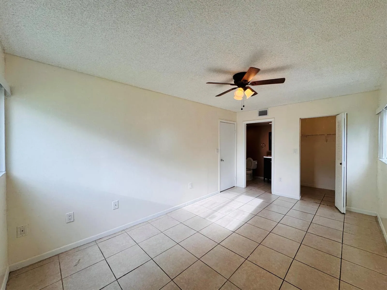 20681 NE 4th Place # 105, Miami, FL 33179 photo 2