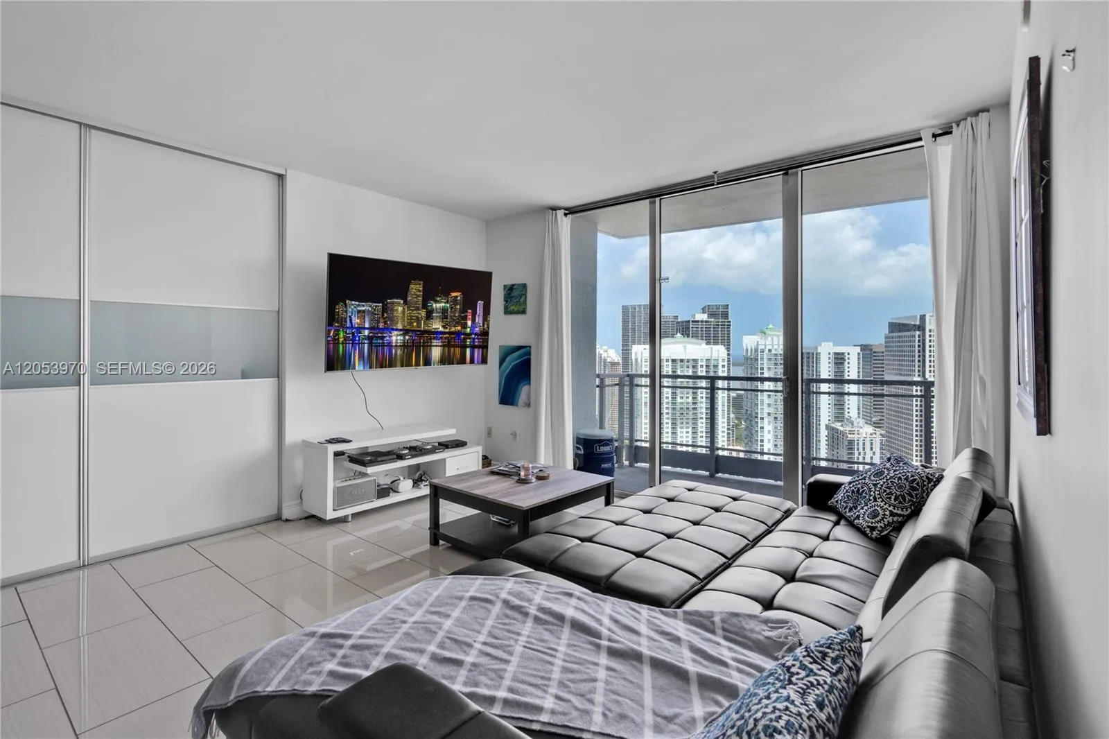 90 SW 3rd St # 4403, Miami, FL 33130