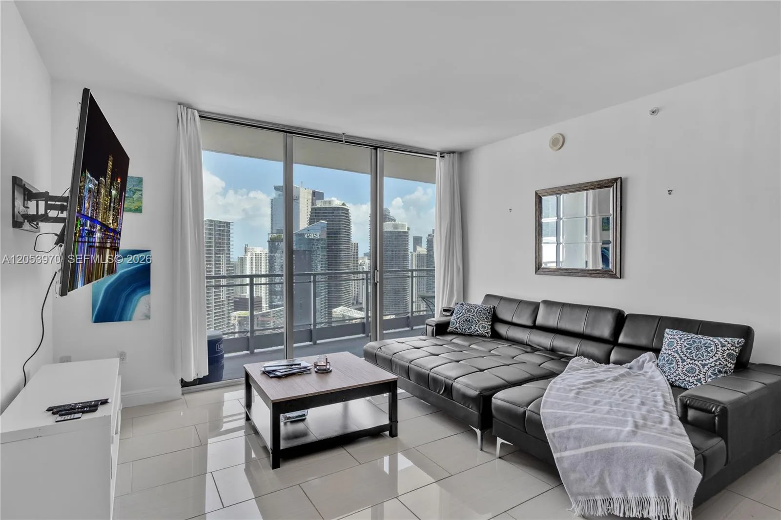 90 SW 3rd St # 4403, Miami, FL 33130 photo 2