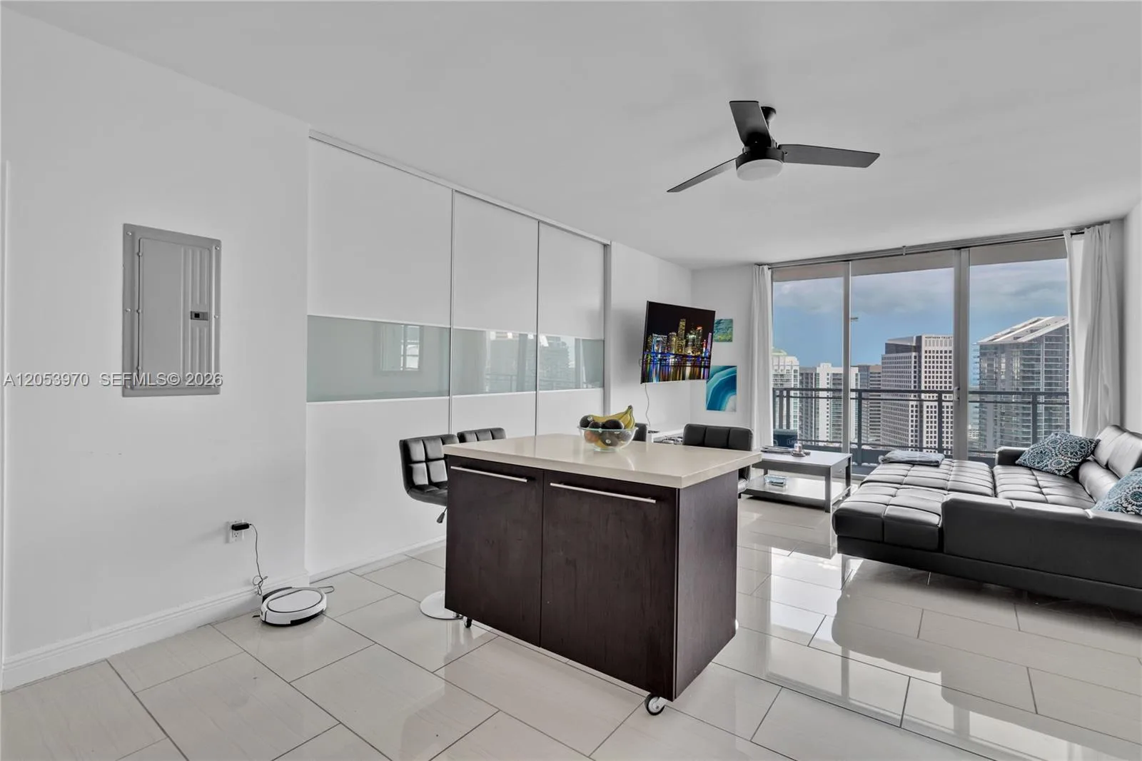 90 SW 3rd St # 4403, Miami, FL 33130 photo 5