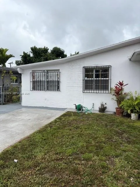 336 E 41st St, Hialeah, FL 33013 photo 2