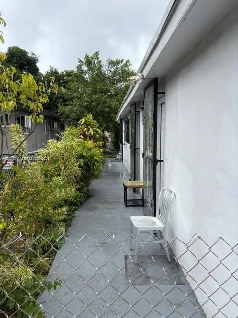 336 E 41st St, Hialeah, FL 33013 photo 4