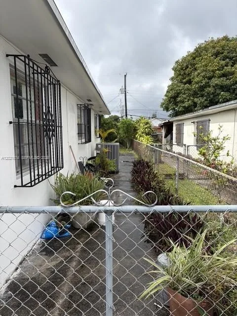 336 E 41st St, Hialeah, FL 33013 photo 7