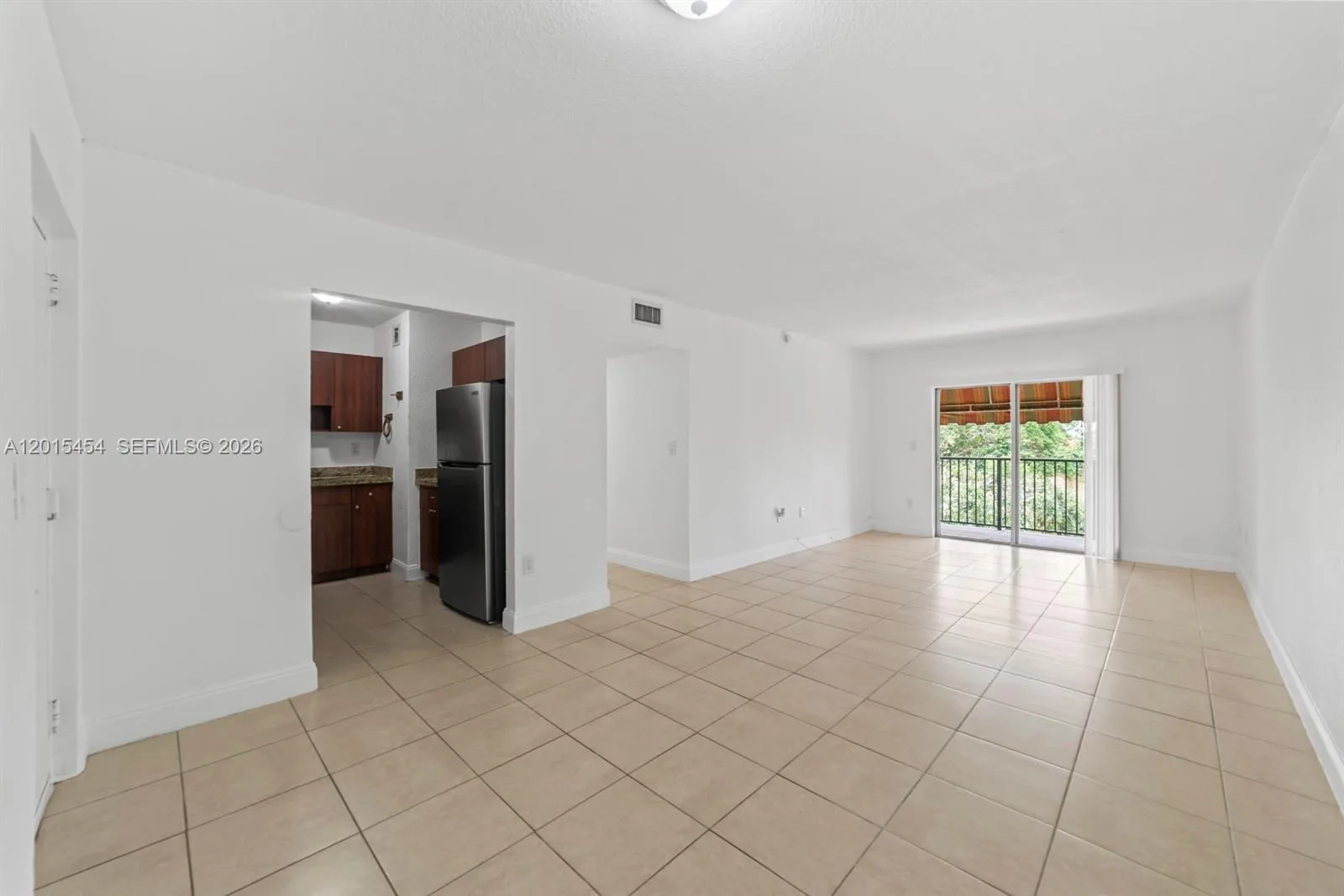 525 W 69th St # 306, Hialeah, FL 33014 photo 2