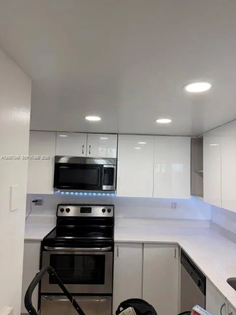 6960 Miami Gardens Dr # 2-521, Hialeah, FL 33015