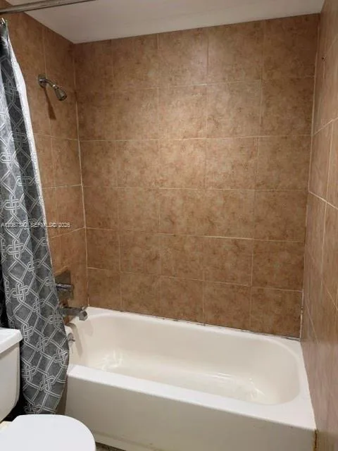 6960 Miami Gardens Dr # 2-521, Hialeah, FL 33015 photo 3