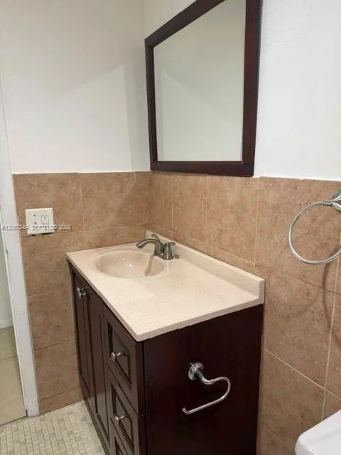 6960 Miami Gardens Dr # 2-521, Hialeah, FL 33015 photo 4