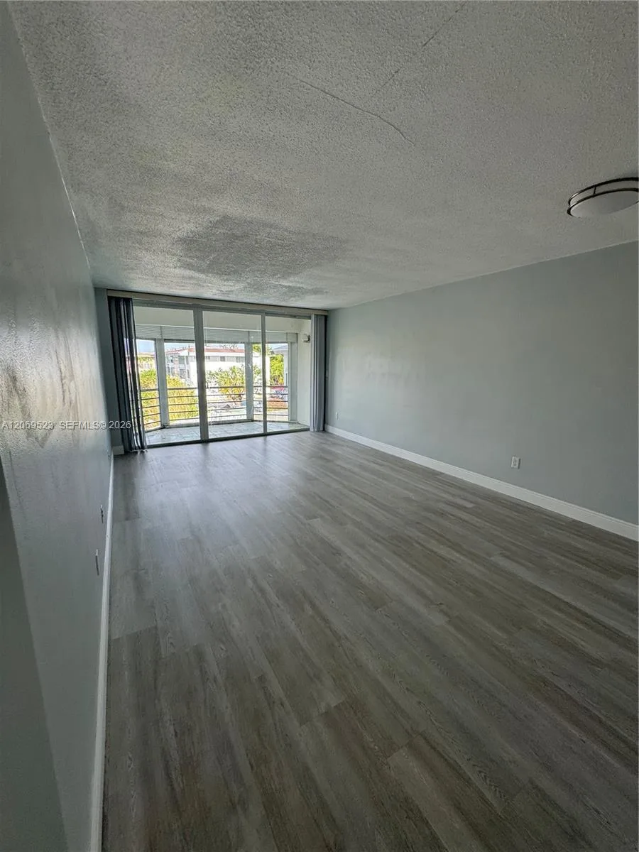 1398 NE 191st St # C305, Miami, FL 33179 photo 6