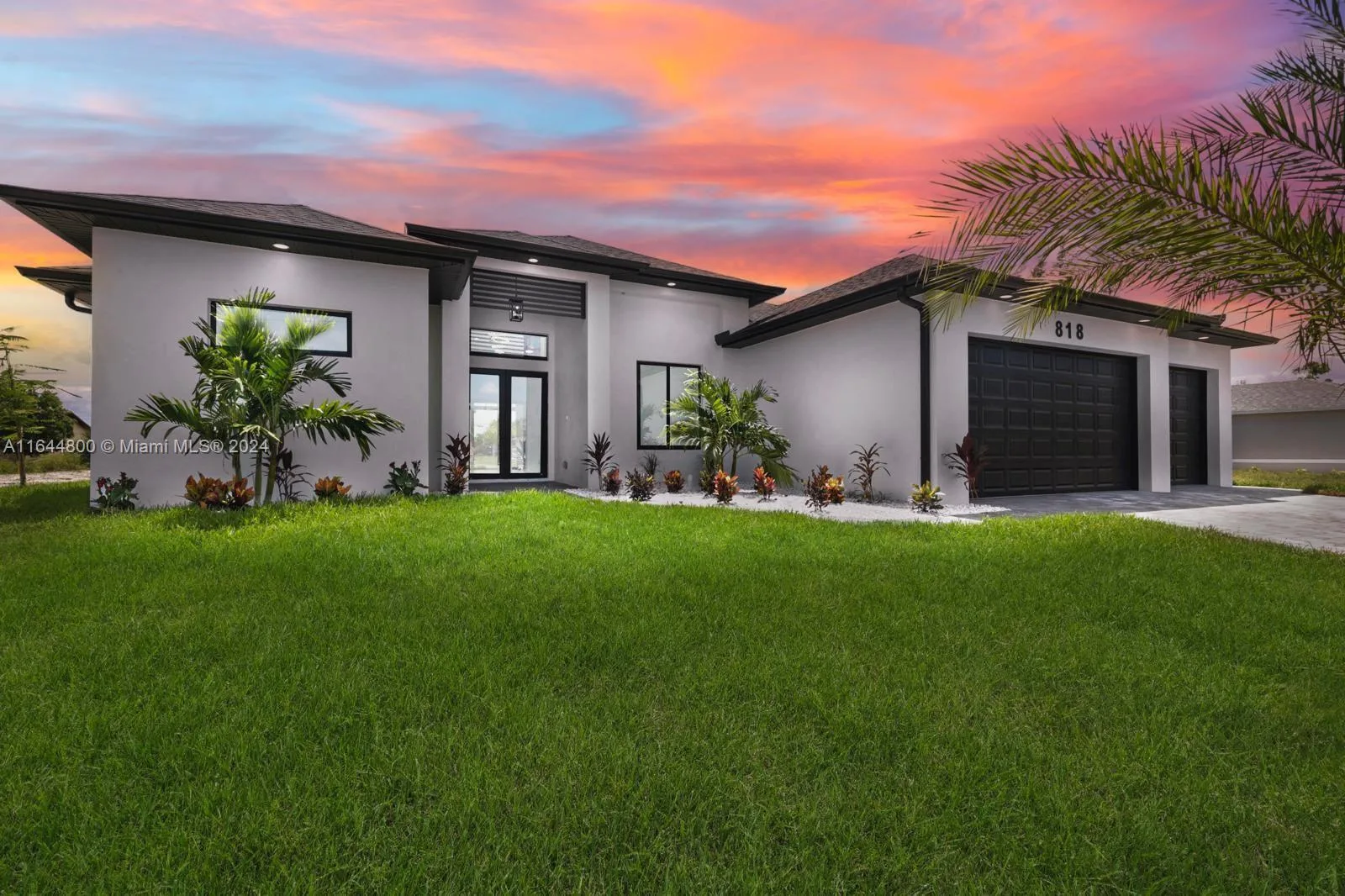 818 SW 31st TER, Cape Coral, FL 33993