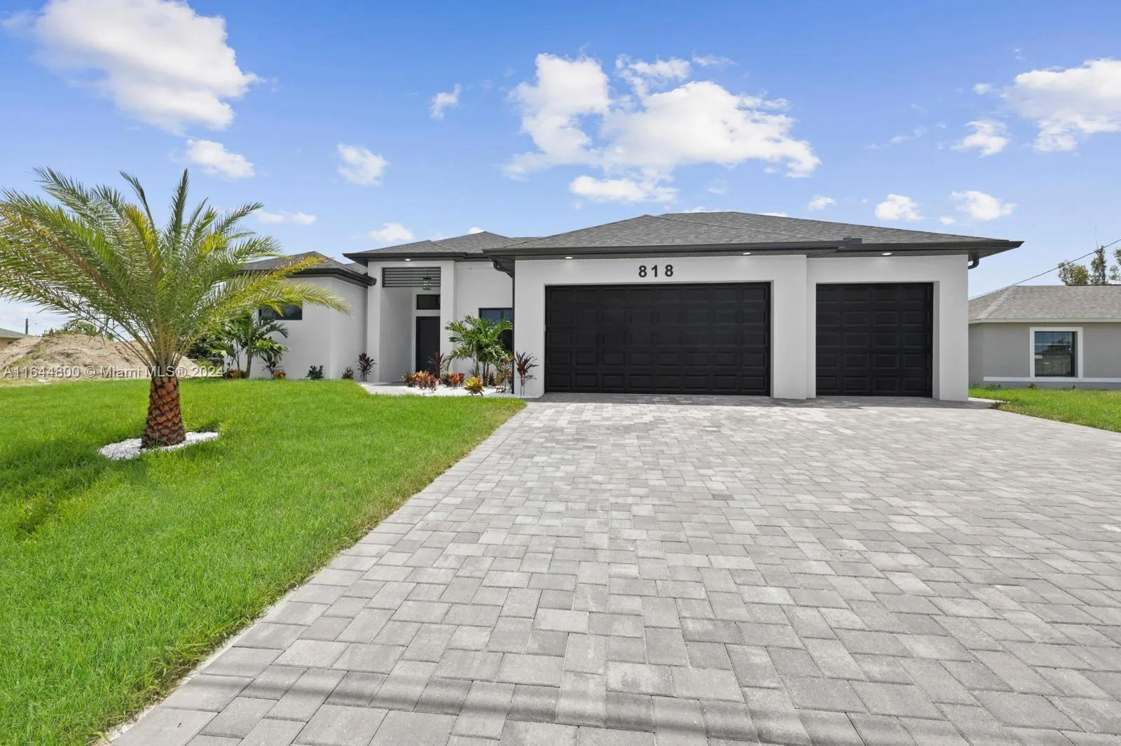 818 SW 31st TER, Cape Coral, FL 33993 photo 4