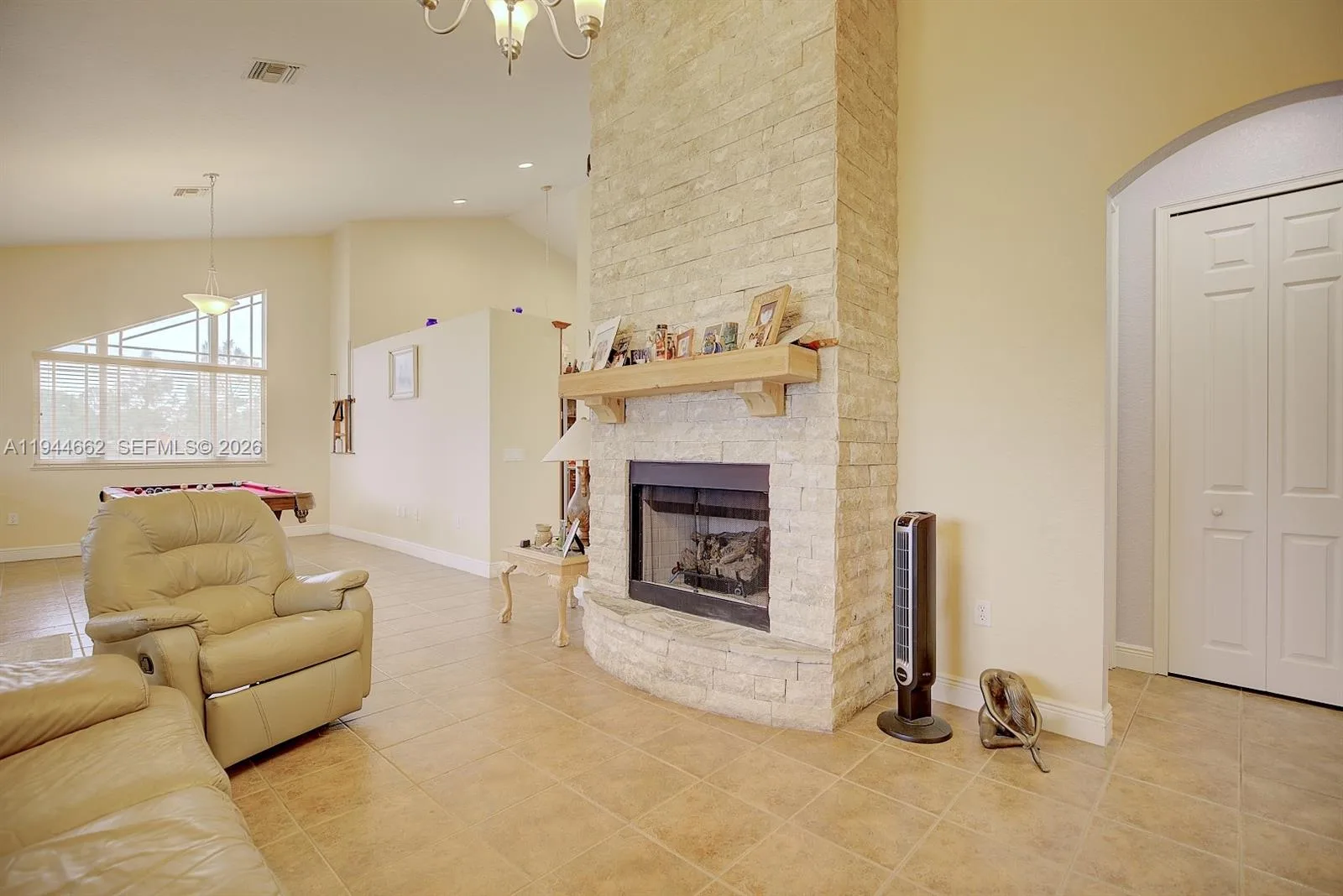 194 LEISURE LN, Other City - In The State Of Florida, FL 33960 photo 5