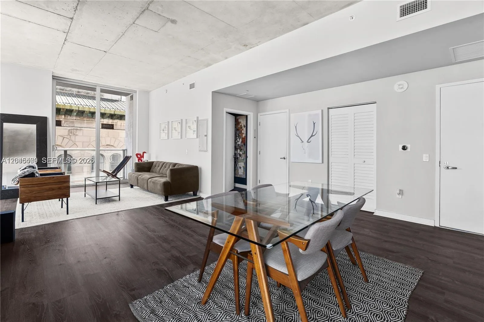 151 SE 1st St # 1402, Miami, FL 33131 photo 5