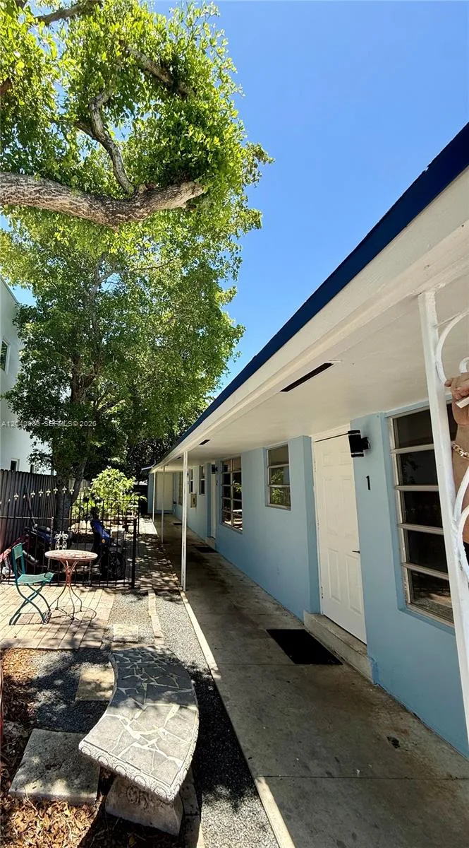 1417 NE 5th Ave, Fort Lauderdale, FL 33304 photo 3