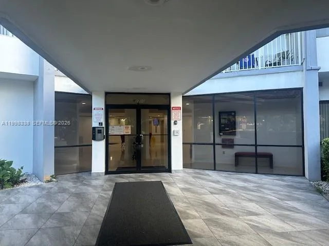 1300 NE Miami Gardens Dr # 616E, Miami, FL 33179 — zdjęcie 2