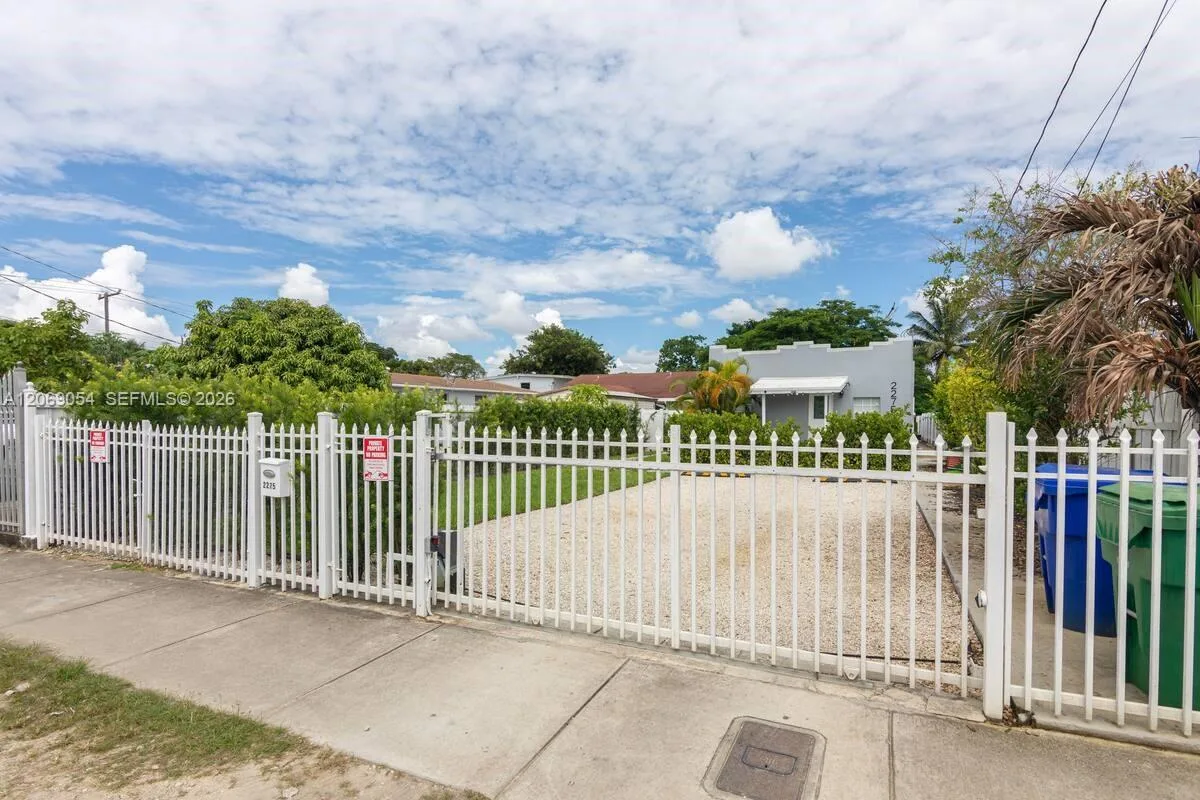 2275 NW 33rd St # 2, Miami, FL 33142 photo 13