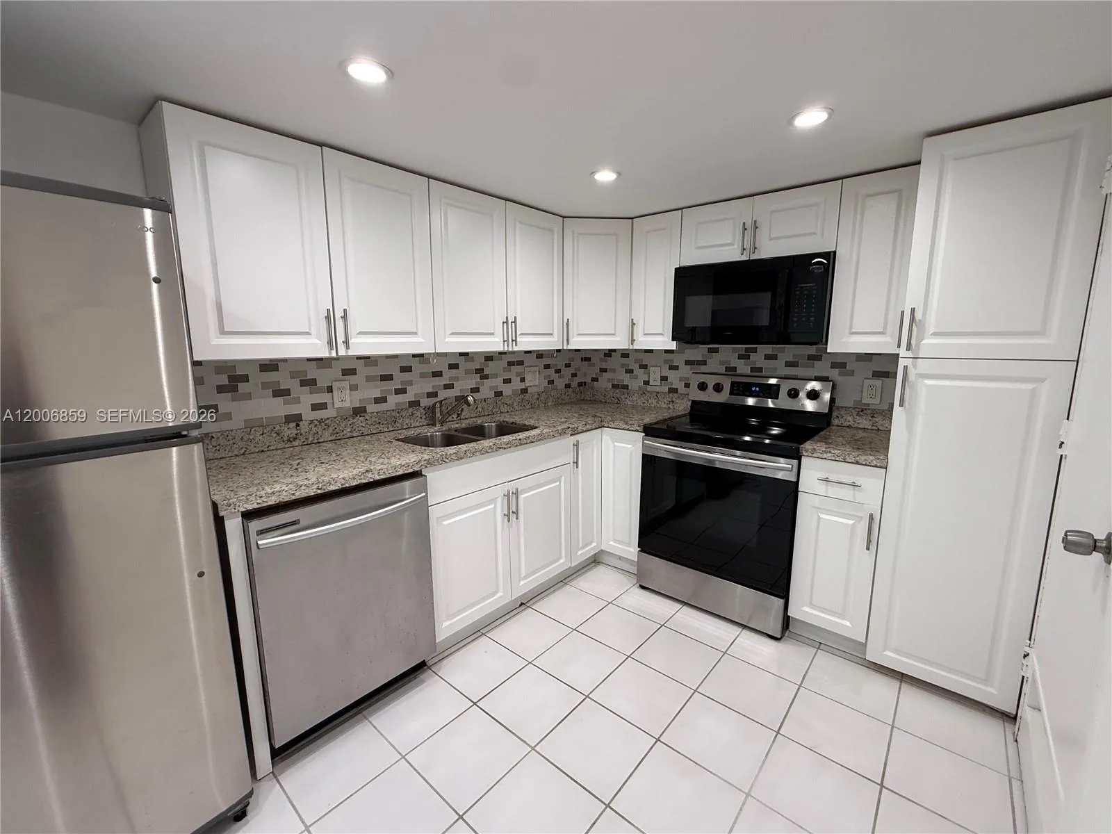 400 Kings Point Dr # 608, Sunny Isles Beach, FL 33160