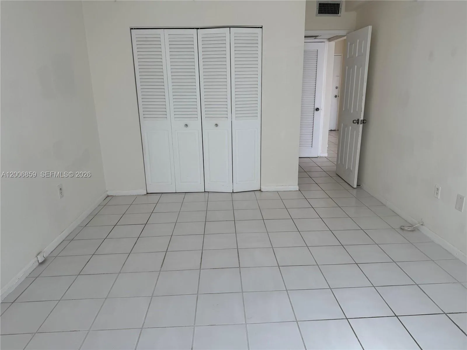 400 Kings Point Dr # 608, Sunny Isles Beach, FL 33160 photo 12
