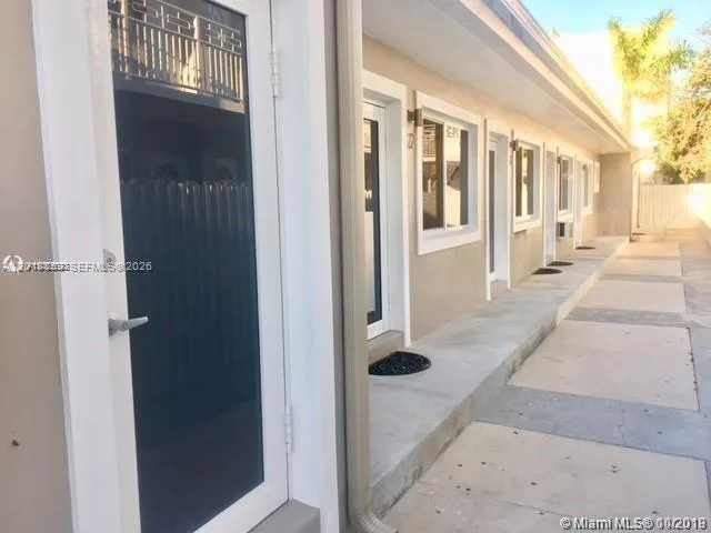 7921 Abbott Ave # 4, Miami Beach, FL 33141