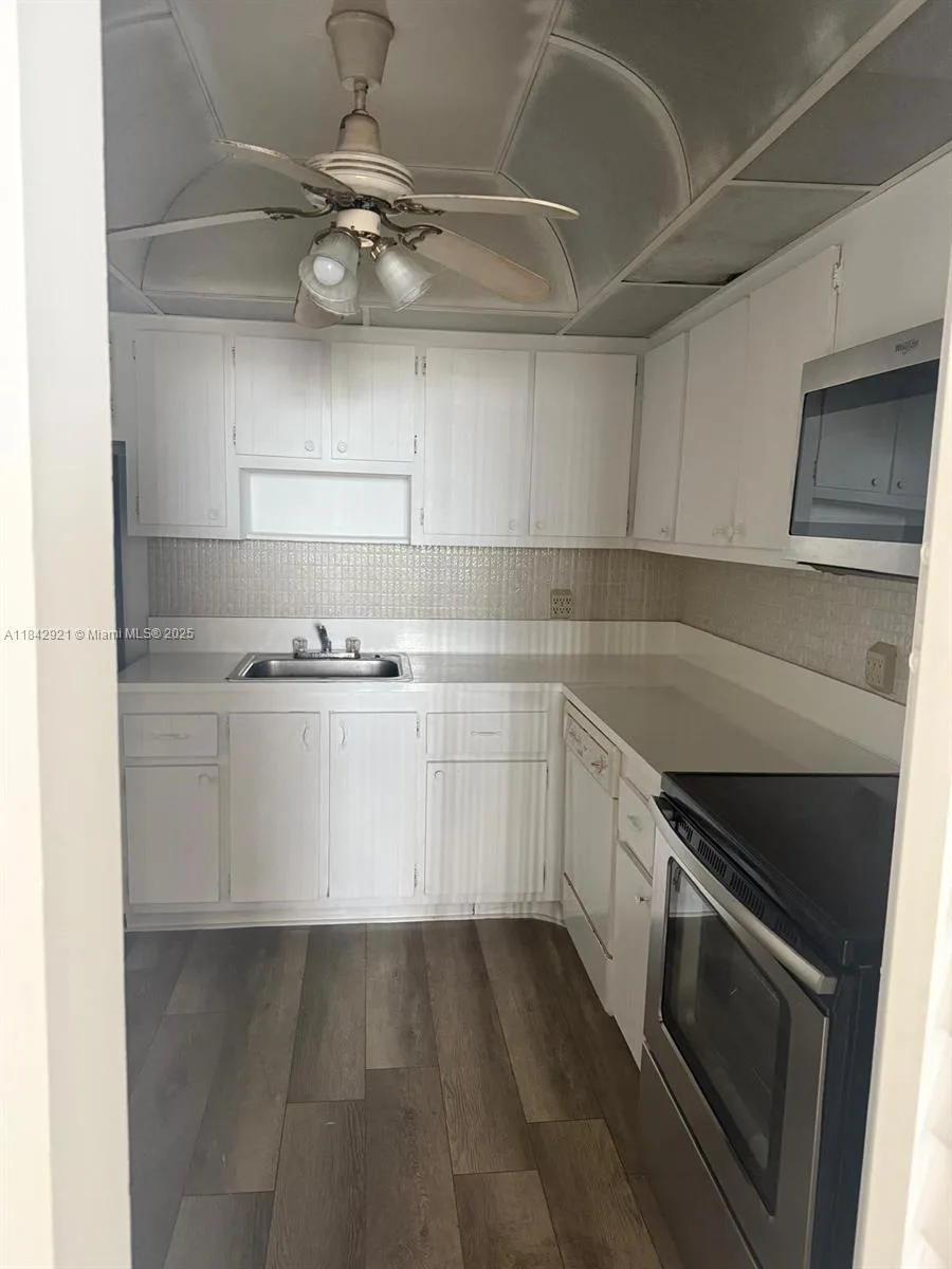 2025 NE 164th St # 606, North Miami Beach, FL 33162 photo 10