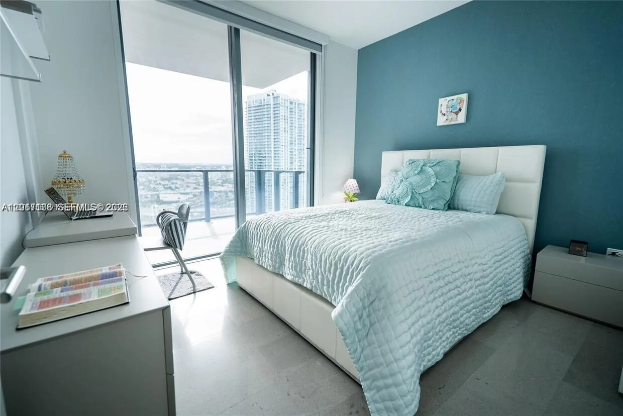 68 SE 6th St # 2510, Miami, FL 33131 photo 12