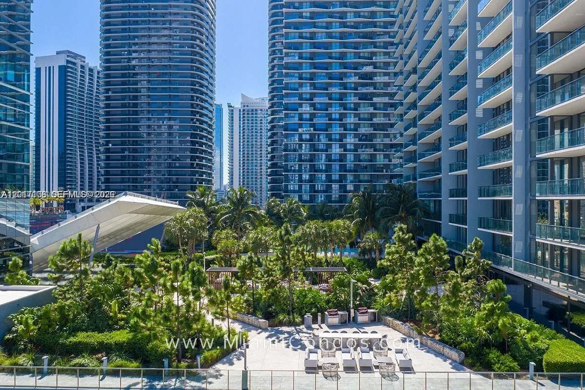 68 SE 6th St # 2510, Miami, FL 33131 photo 5