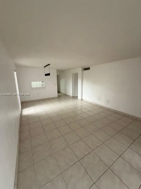 6884 N Kendall Dr # C404, Pinecrest, FL 33156