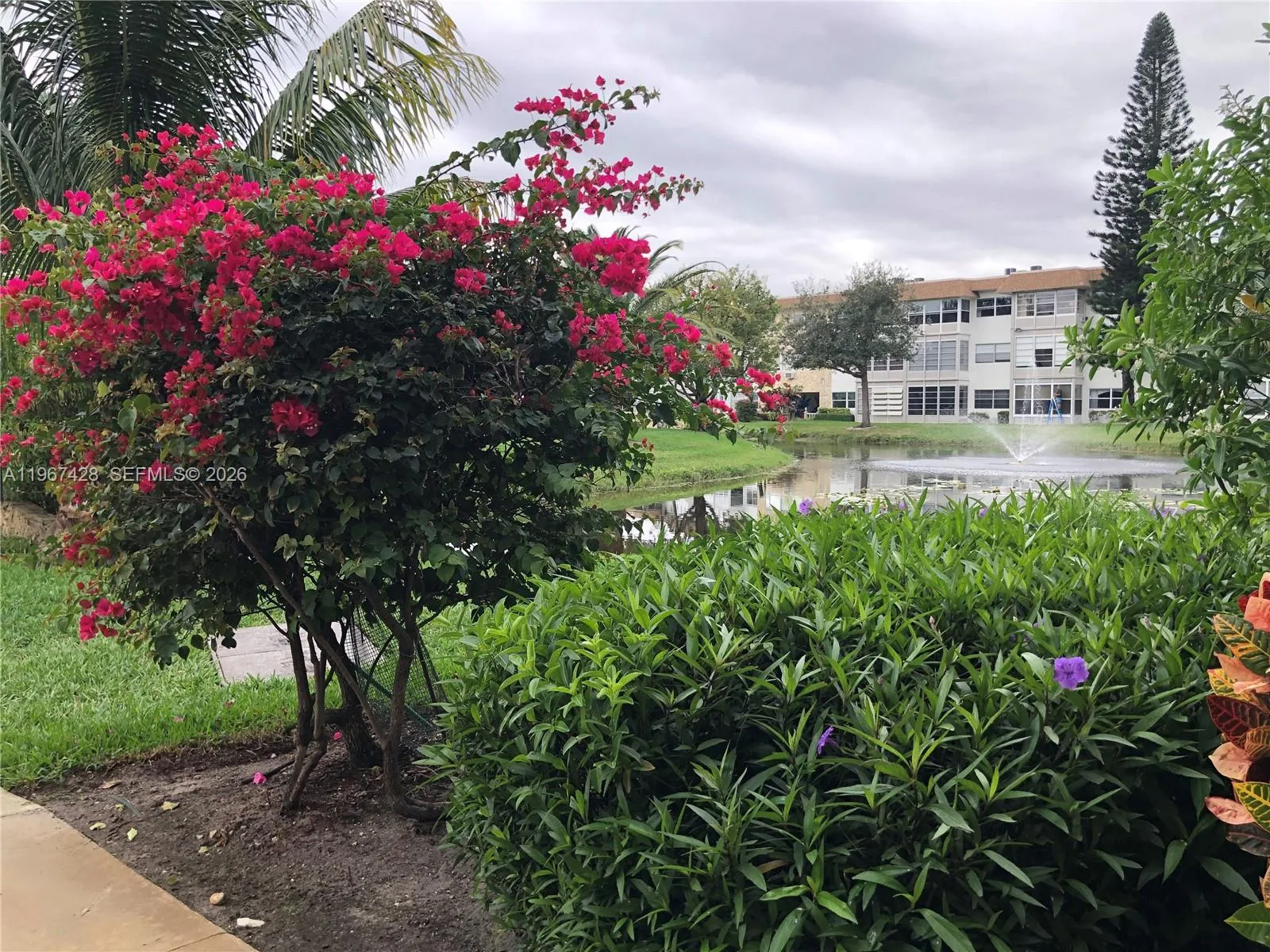 4806 NW 36th St # 607, Lauderdale Lakes, FL 33319