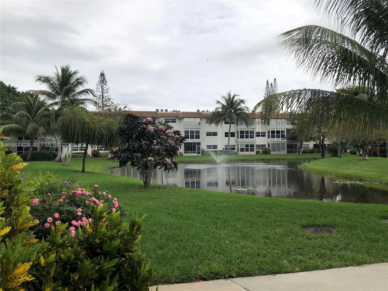 4806 NW 36th St # 607, Lauderdale Lakes, FL 33319 photo 2