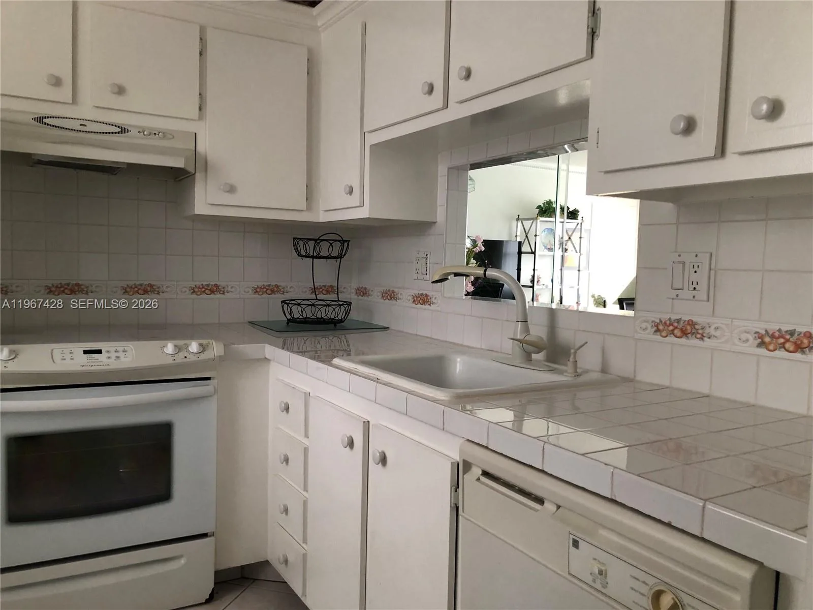 4806 NW 36th St # 607, Lauderdale Lakes, FL 33319 photo 3