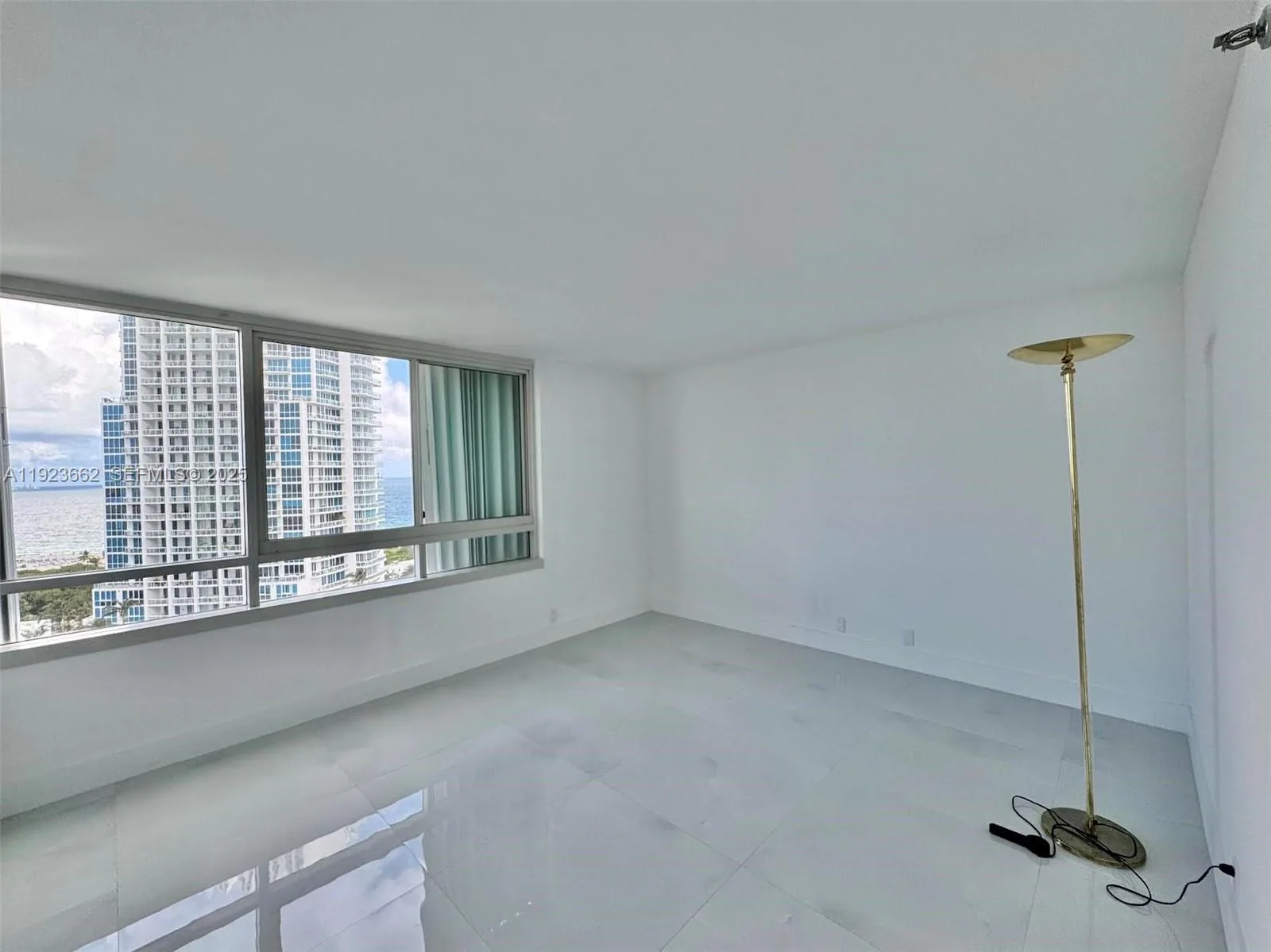 400 S Pointe Dr # 1610, Miami Beach, FL 33139 photo 11