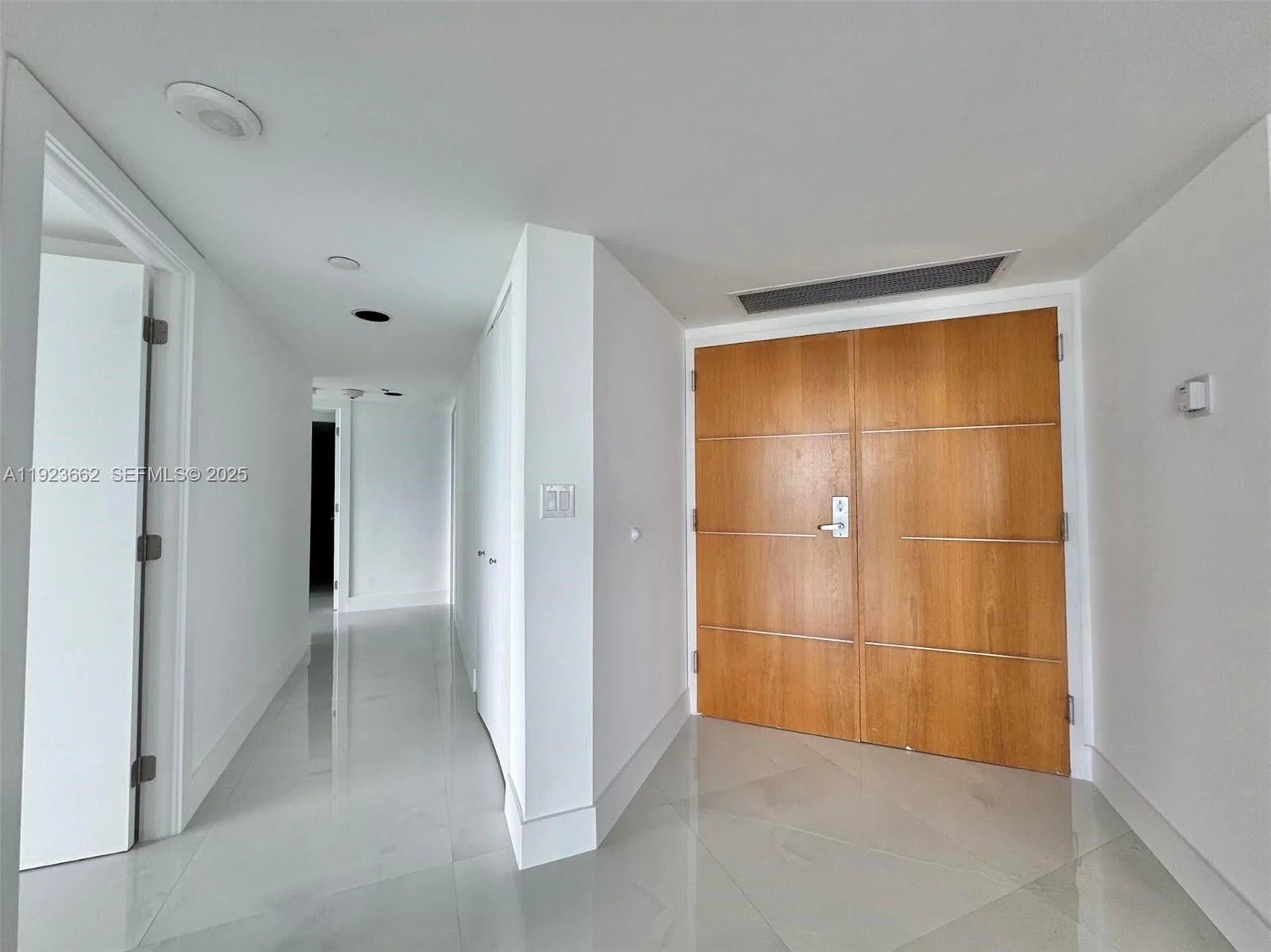 400 S Pointe Dr # 1610, Miami Beach, FL 33139 photo 12