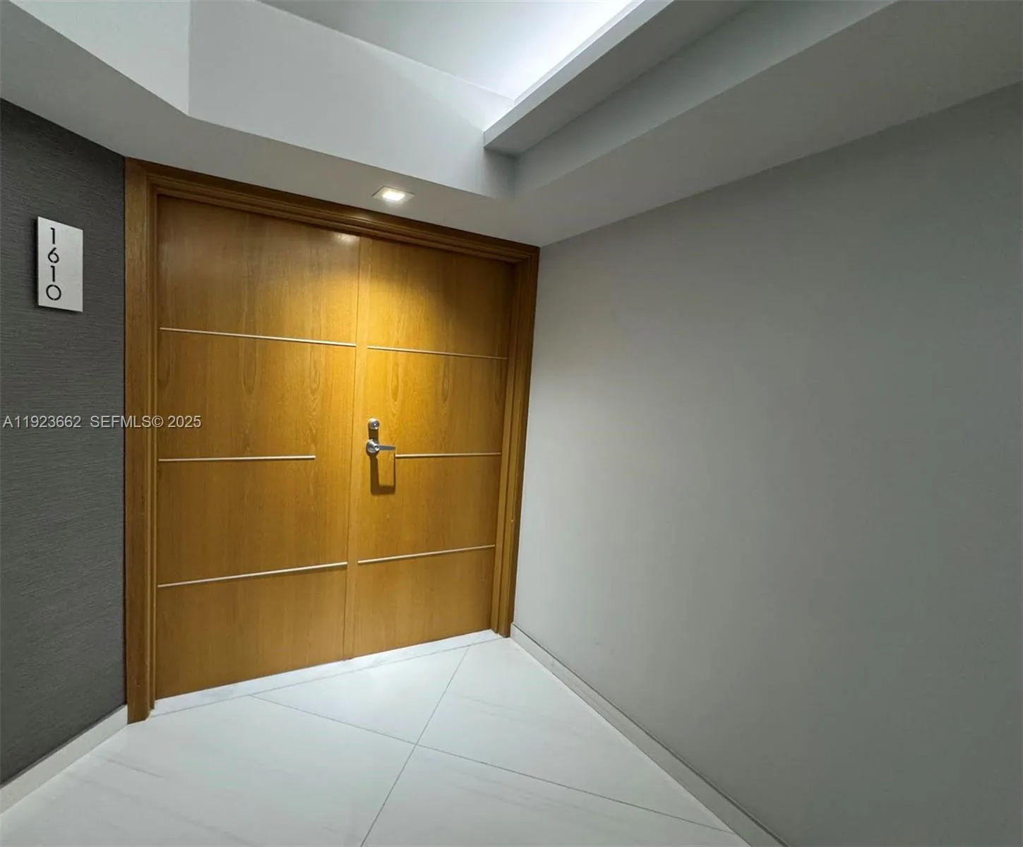 400 S Pointe Dr # 1610, Miami Beach, FL 33139 photo 13