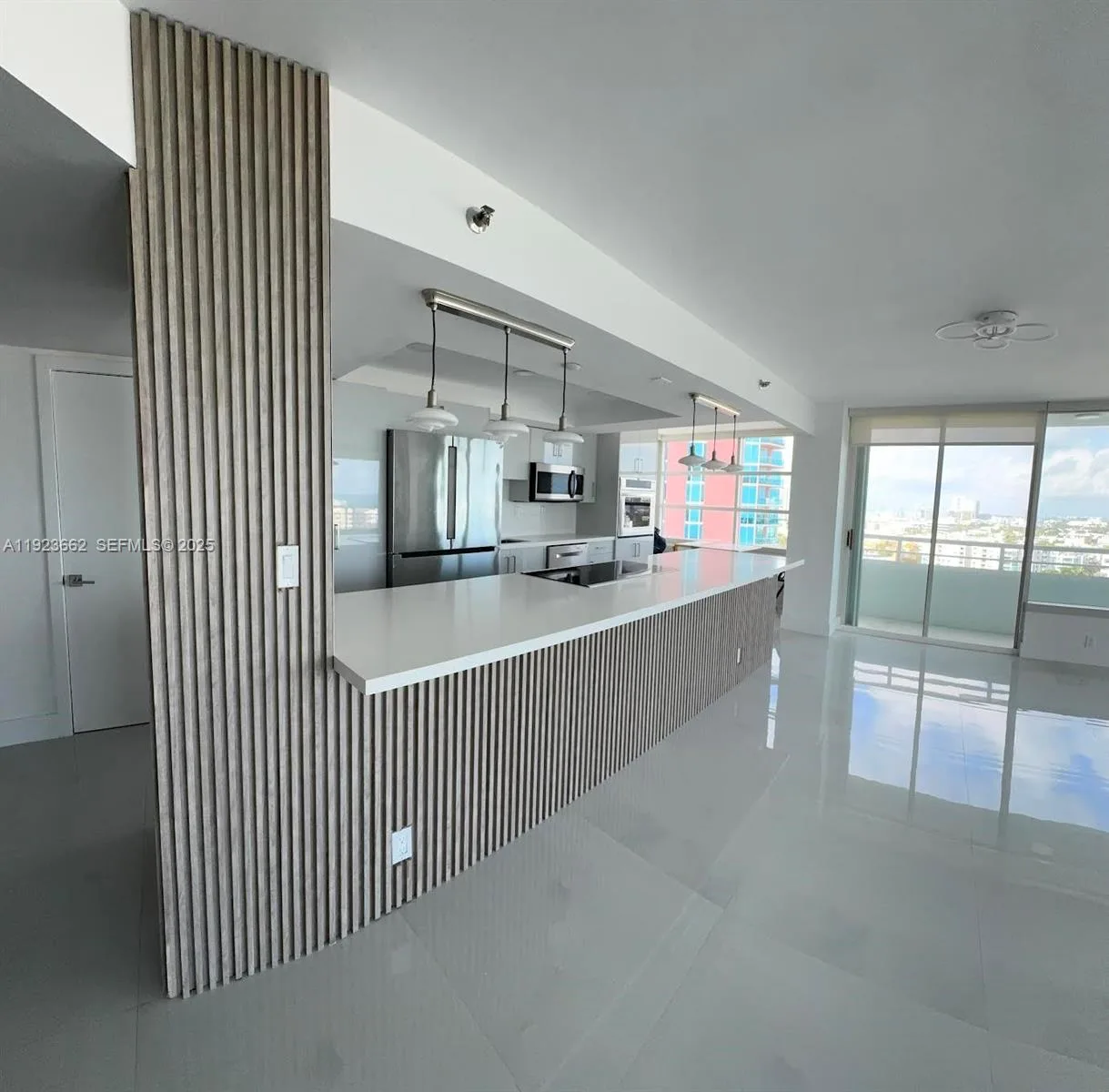 400 S Pointe Dr # 1610, Miami Beach, FL 33139 photo 3