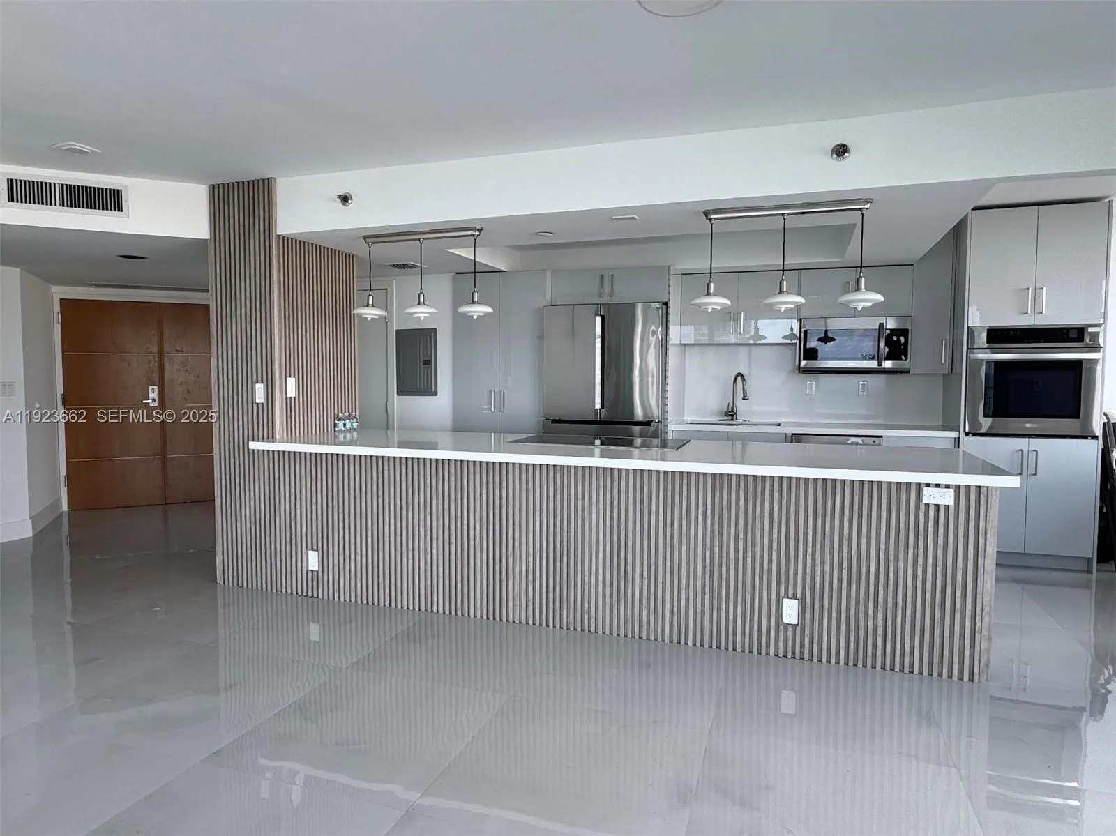 400 S Pointe Dr # 1610, Miami Beach, FL 33139 photo 4