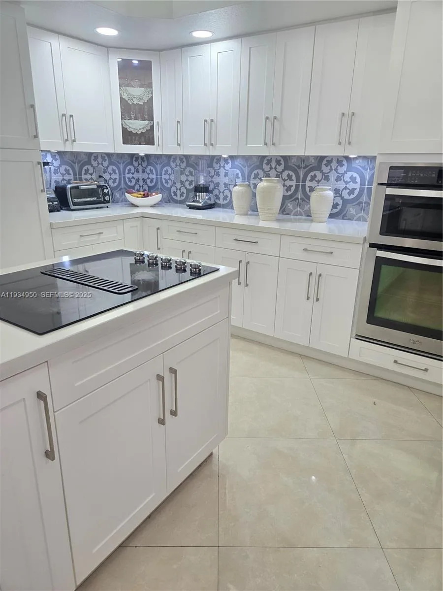 16422 NW 83rd Pl, Miami Lakes, FL 33016 photo 8