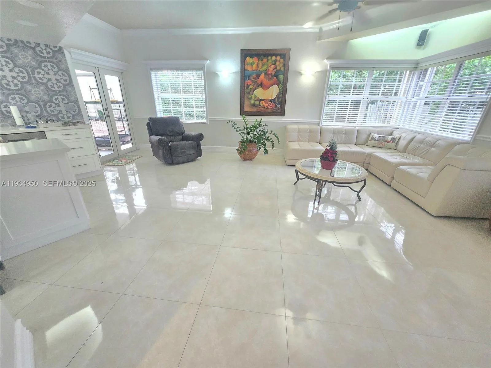 16422 NW 83rd Pl, Miami Lakes, FL 33016 photo 9