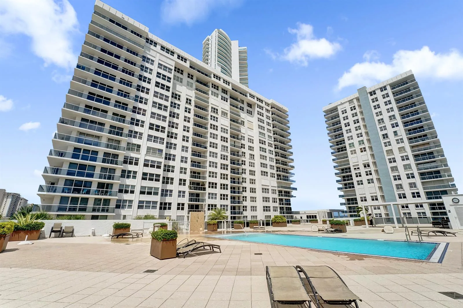 2751 S Ocean Drive # 302s, Hollywood, FL 33019